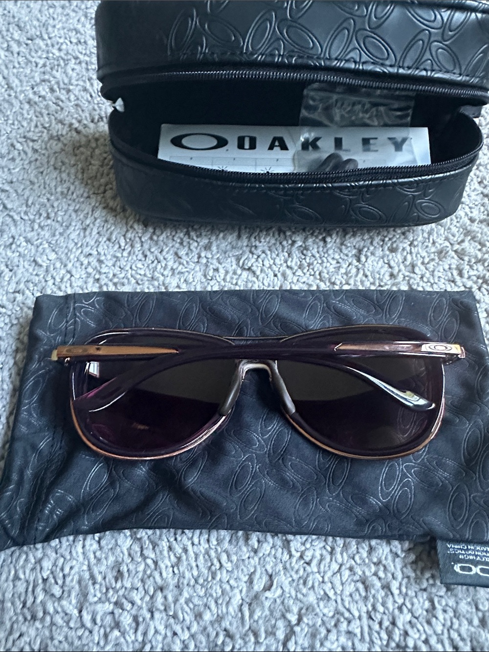 Oakley Split Time Sunglasses in Tortoise and Dark Brown Lenses - Picture 9 of 9